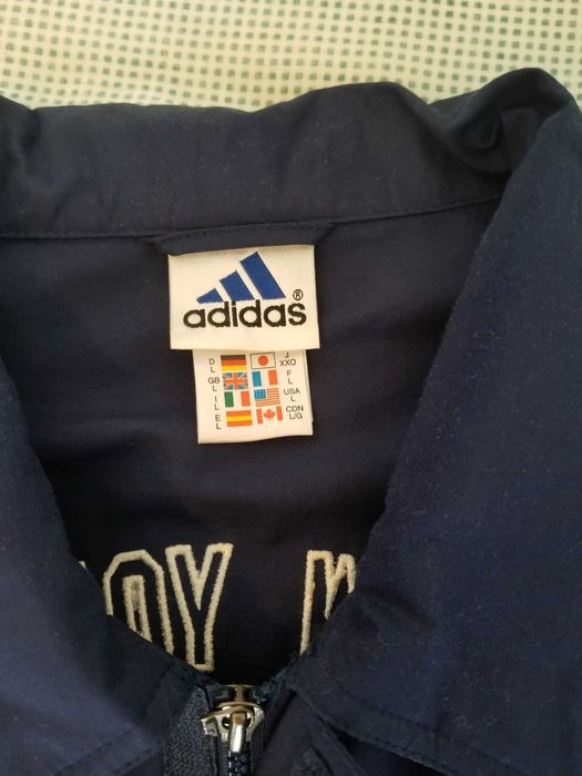 Casaco, com muito pouco uso,da ADIDAS, dos NEW YORK YANKEES, tamanho L