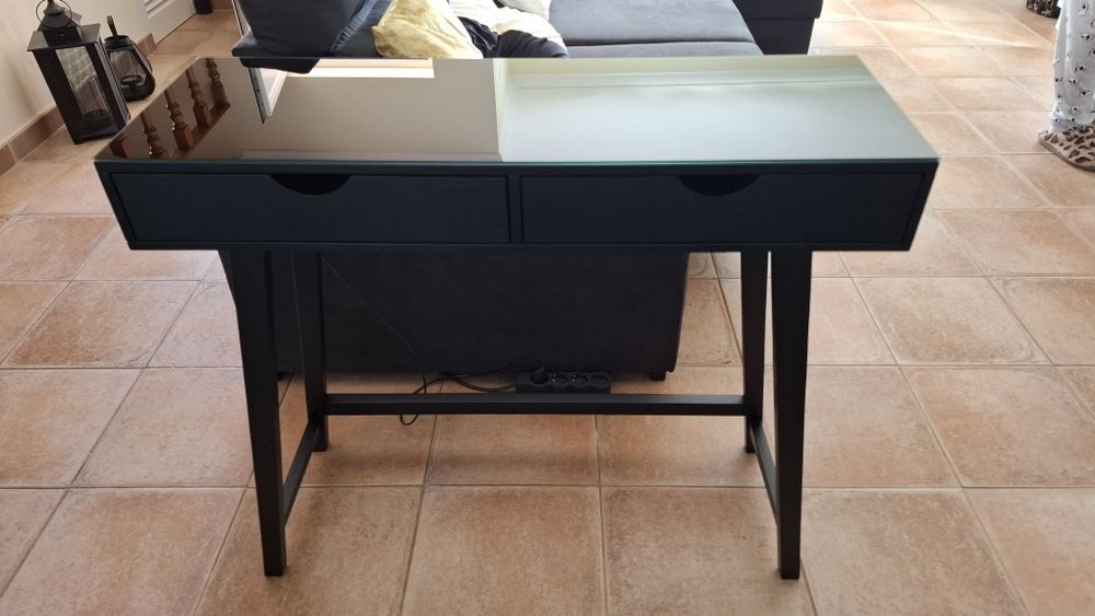 Consola de entrada (preto)