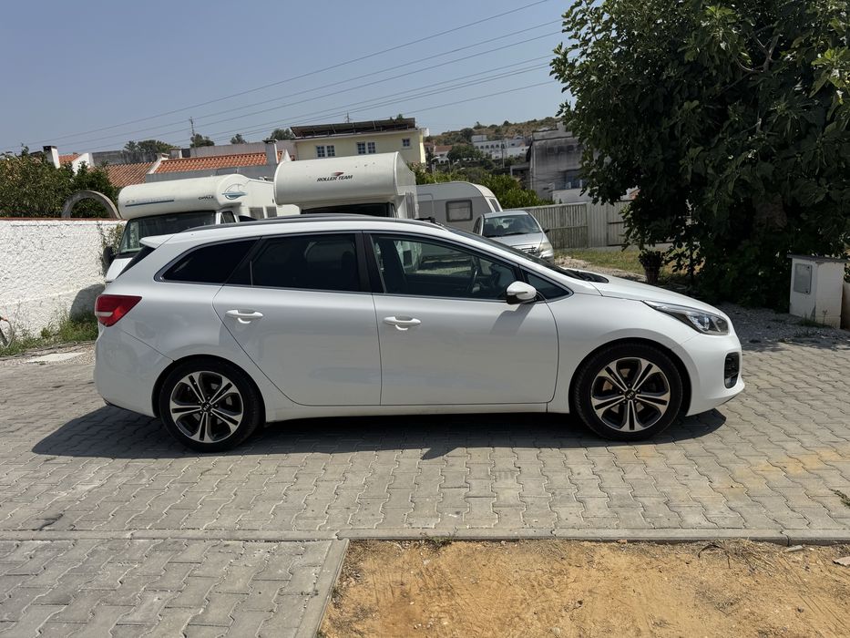 Kia Ceed SW GT Line 1.6 CRDi 2017 | Teto Panorâmico | GPS | 167.000 km