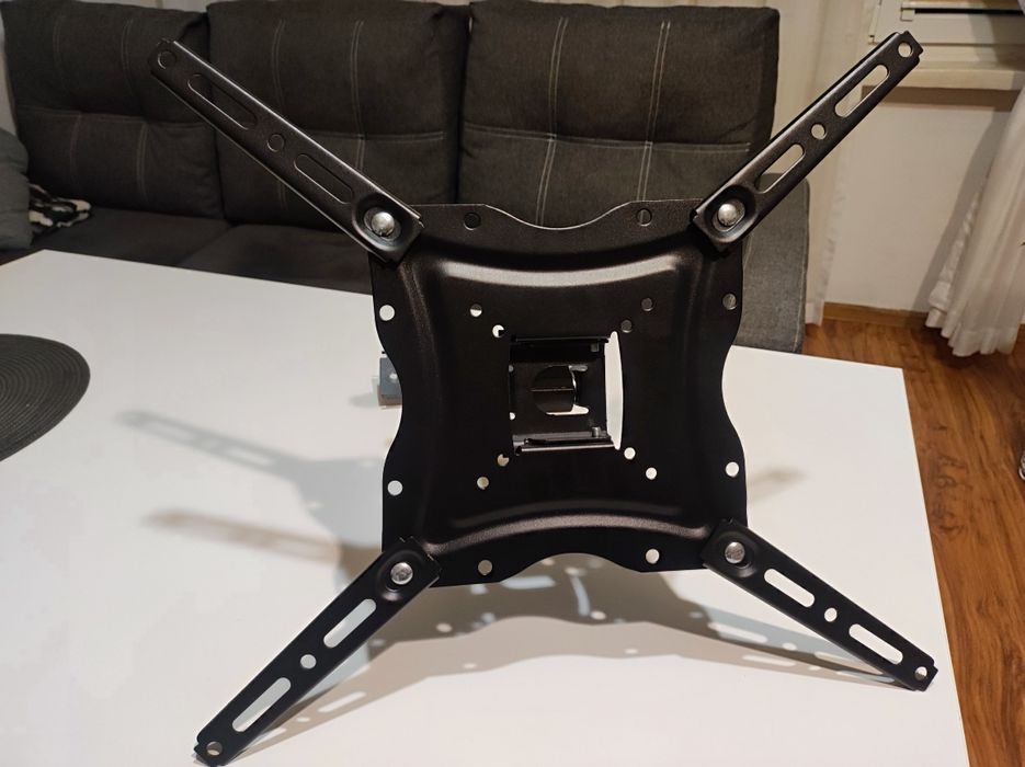 Wieszak do telewizora