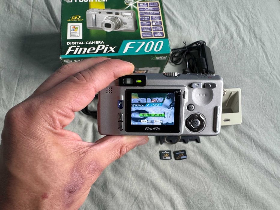 Máquina Fotográfica Digital Compacta - VER PANASONIC + FUJIFILM