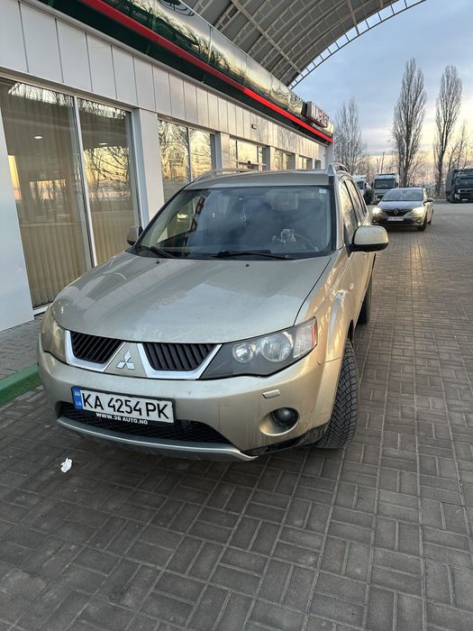 Mitsubishi outlander xl
