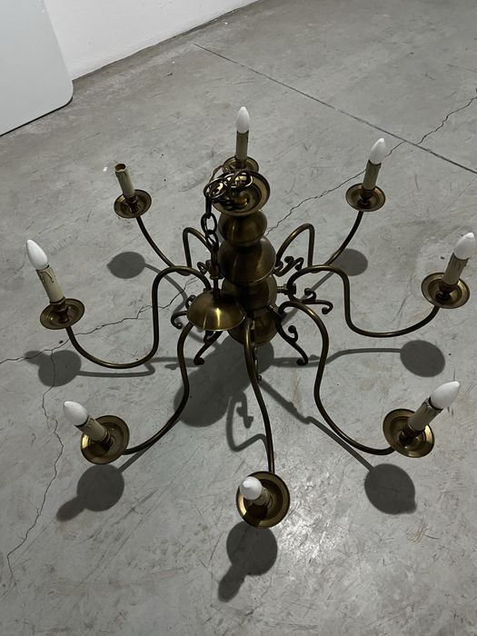 Vende-se candeeiro de 8 braços