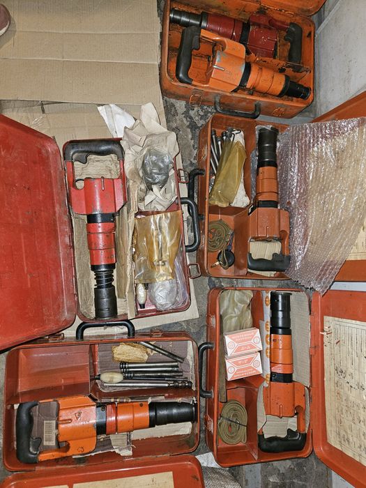 Пистолет монтажный ПЦ-84 для забивания дюбелей в бетон СССР ,комплект