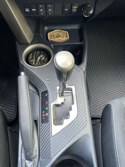 Продам авто Toyota Rav 4 без подкрасов и с родным пробегом