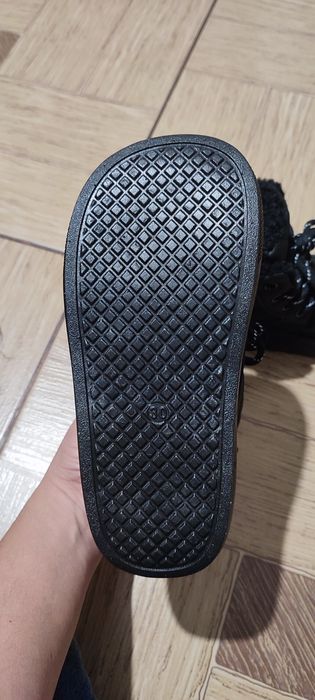 Ботинки , сапожки, черевички, чоботи