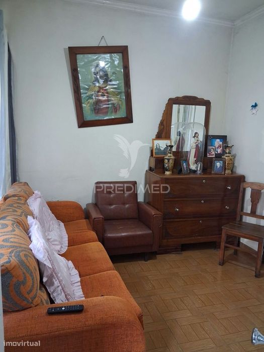 Moradia localizada na freguesia da Ribeirinha