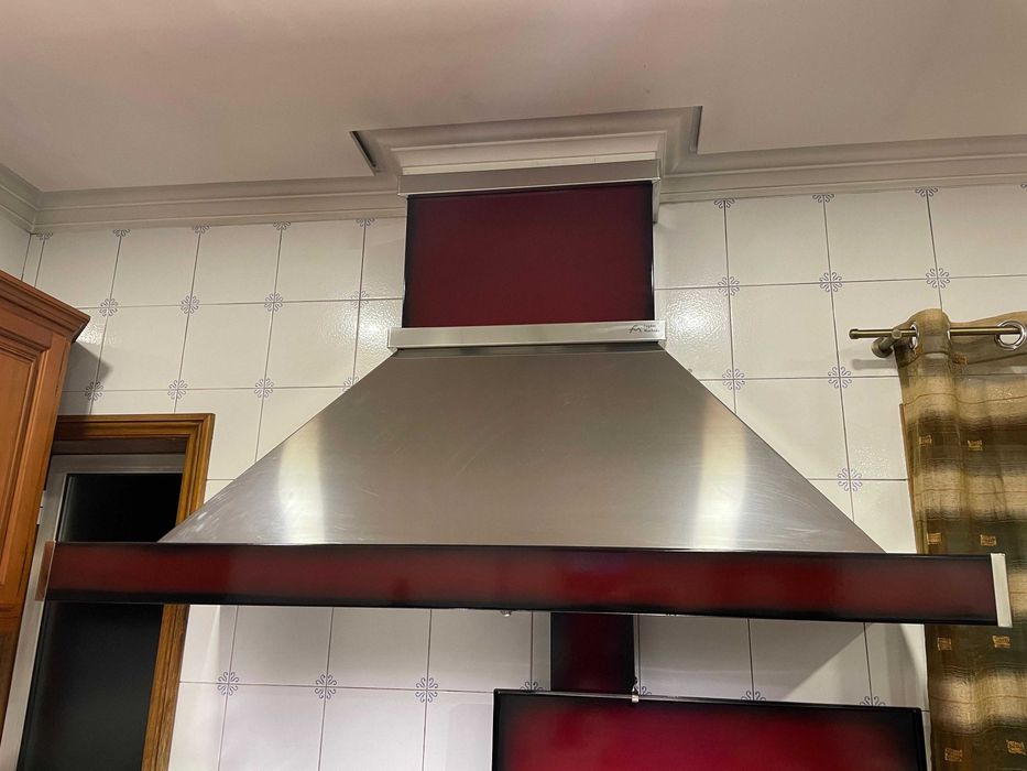 Fogão e chaminé em inox e turbina de exaustor