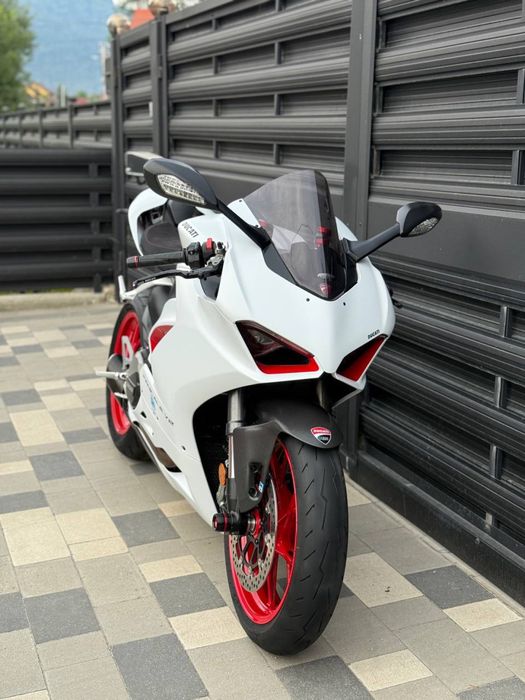 Ducati Panigale V2 2023 рік