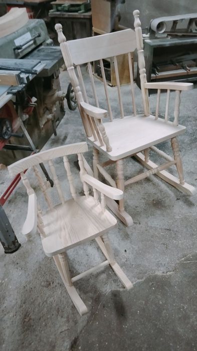 Cadeira baloiço em madeira