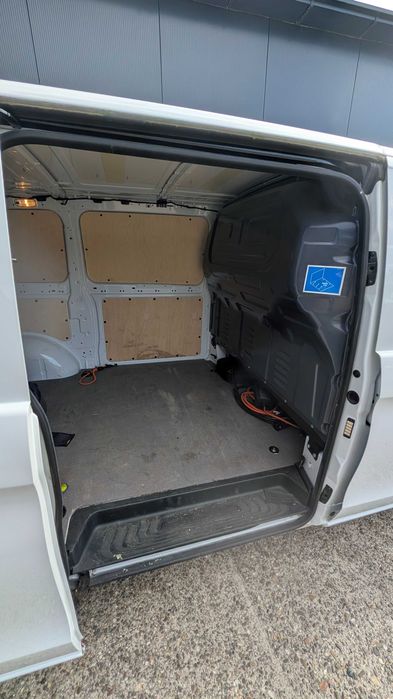 Mercedes-Benz eVito 66 kWh | 2024 | 21.130 km | Carregamento Rápido