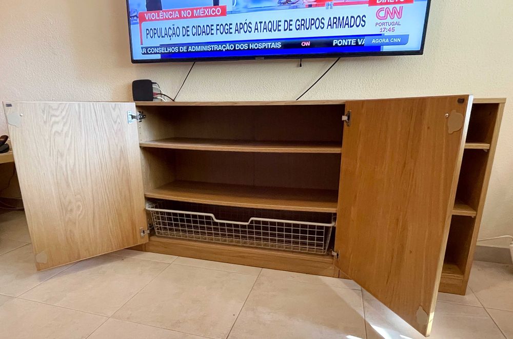 Aparador/sala em excelentes condições, madeira cerejeira