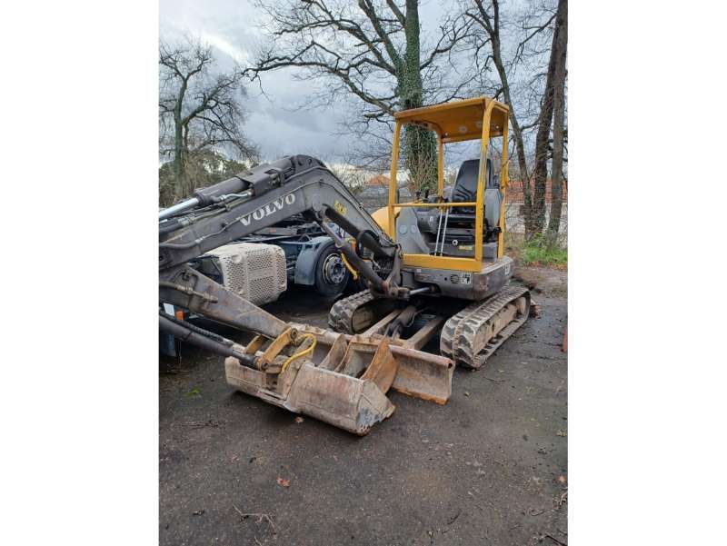 Mini-escavadora VOLVO ECR38