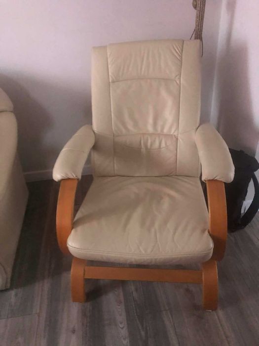 Narożnik,rogówka z fotelami. do salonu z funkcja spania. Skóra