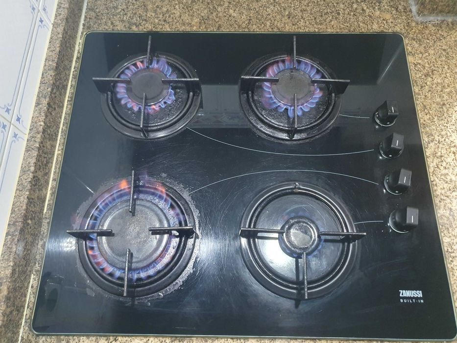 Placa Gaz Zanussi a funcionar em plenas condições