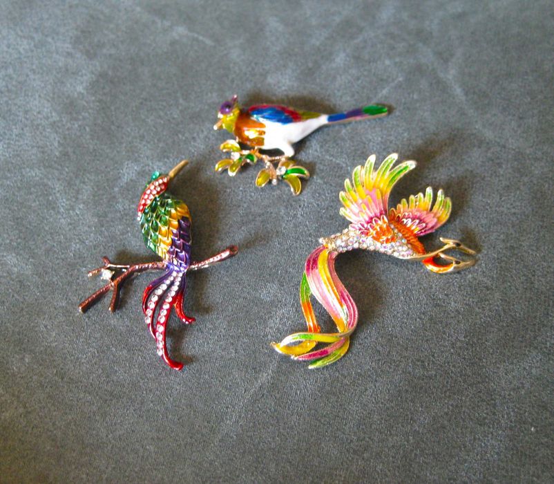 Alfinete / Broche / Pregadeira Passaro no Galho NOVO