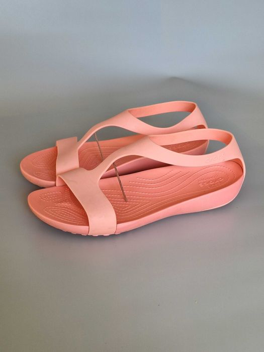 Босоніжки Crocs Serena Sandal жіночі  42/27 см сандали женские взуття жіноче босоножки сандалі