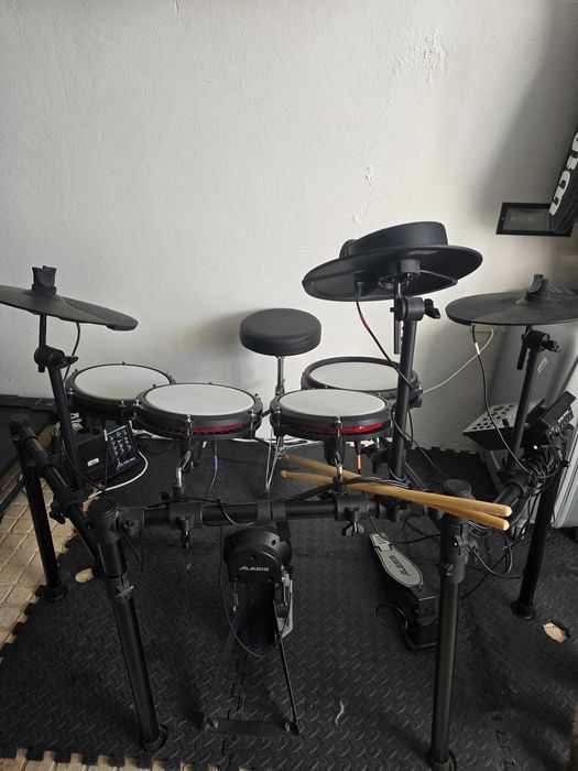 Bateria Alesis + Monitor