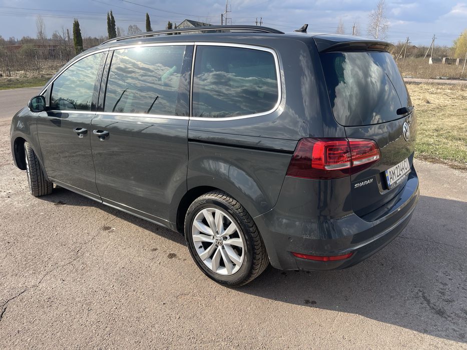 Автомобіль мінівен