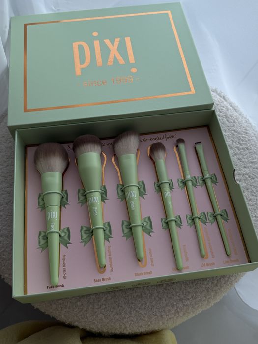 Nowy nieużywany limitowany zestaw 6 pędzli do makijażu twarzy i oka Pixi Beauty