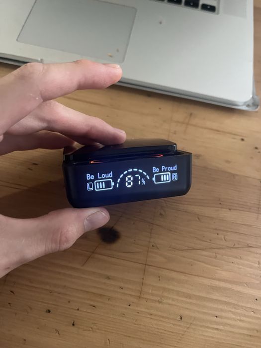 Auriculares TWS quase nunca usados