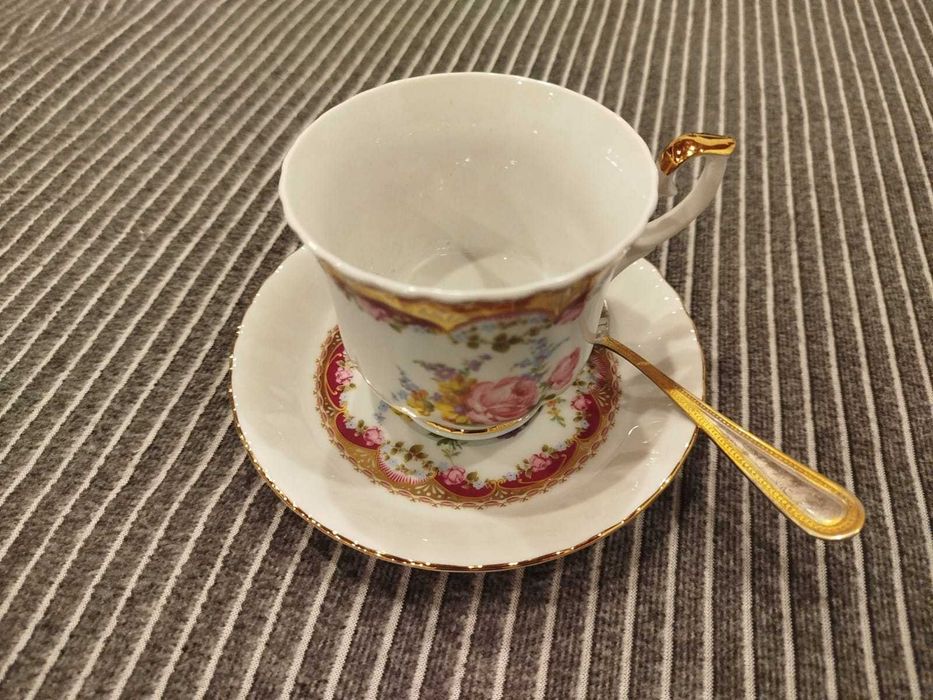 Conjunto de 2 chávenas de chá com pires em porcelana Limoges NP 2088 (e colher)