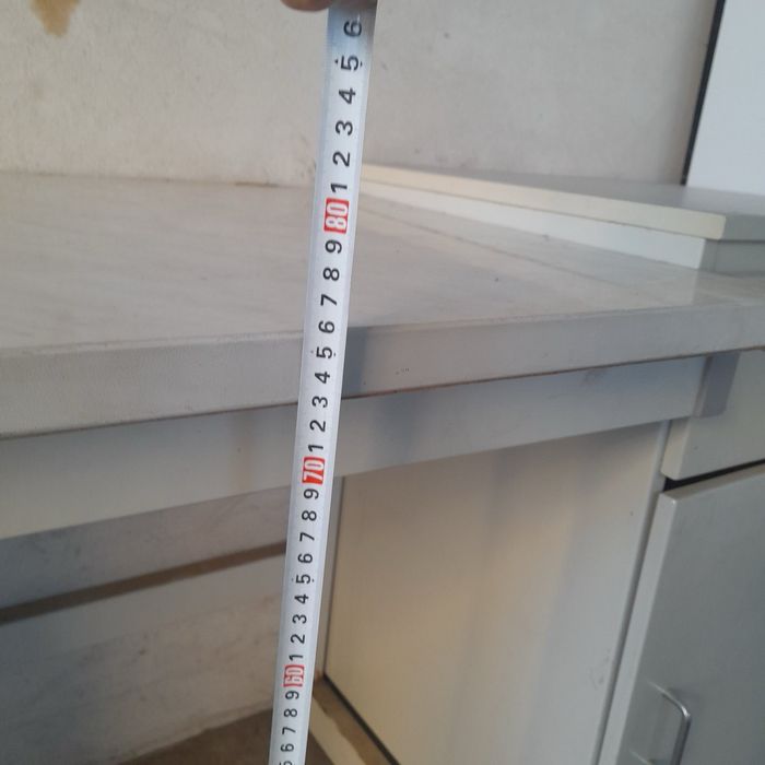 Столи   .  тумби .меблі для гаража