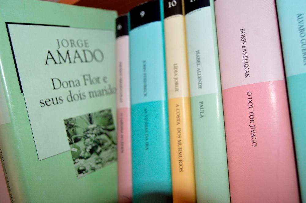 Livros da coleção Mil Folhas (Público)