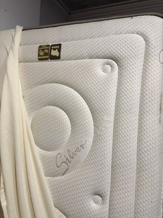 Colchões e estrados