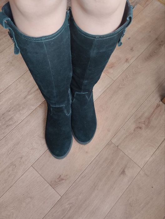 Натуральные замшевые сапоги