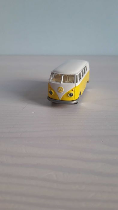 Majorette VW T1 w skali 1:59 resorak