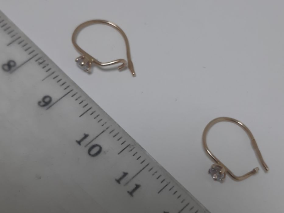 Золотые серьги с бриллиантами