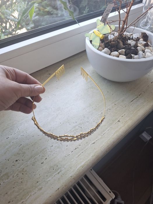 Diadem tiara na głowę