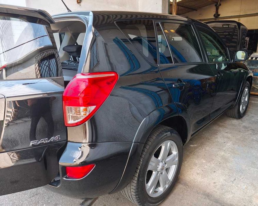 Carro SUV a diesel toyota rav4