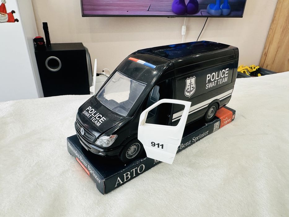 Машина Mercedes-Benz Sprinter Поліція