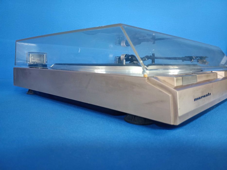 gira-discos MARANTZ TT 221