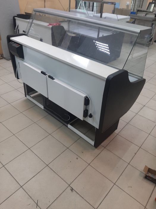 Холодильна вітрина КATRIN 1.6м