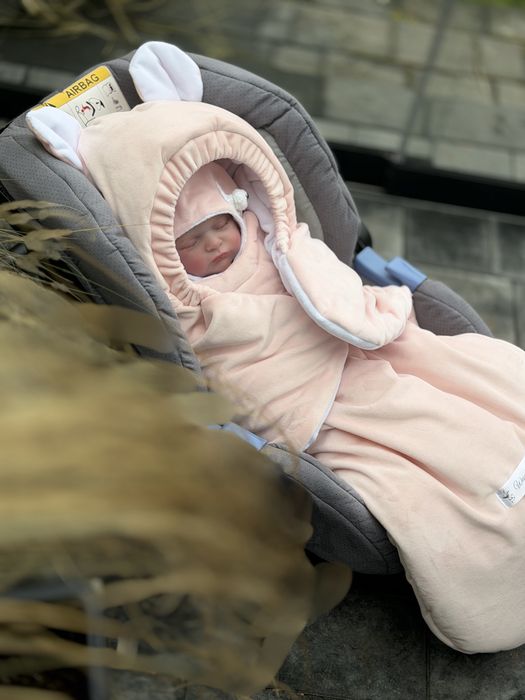 Śpiworek otulacz do fotelika samochodowego
