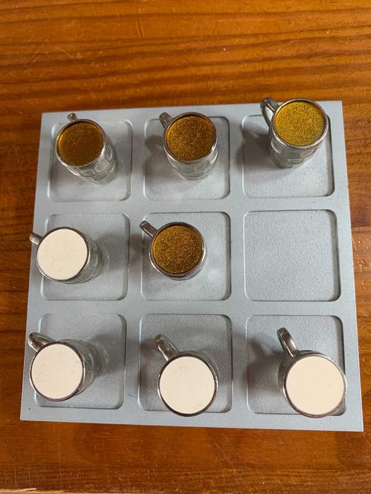 Jogo do Galo ou "Três em Linha", Tabuleiro muito decorativo