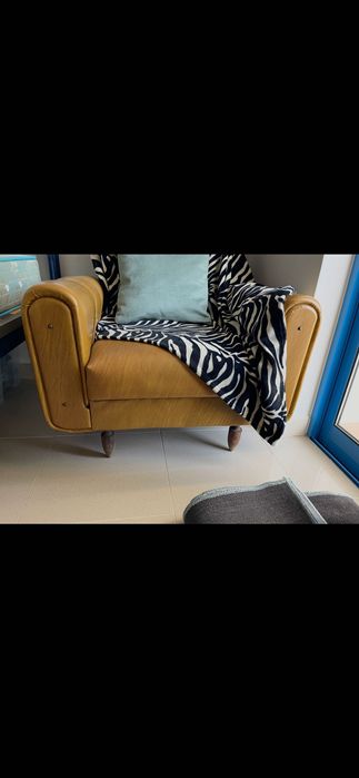 Maple antigo . Cadeirão antigo