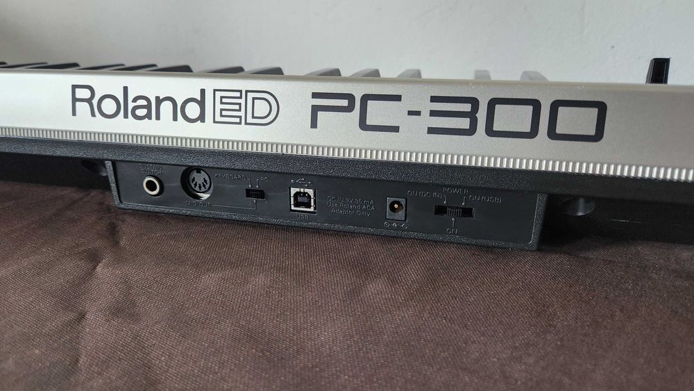 Teclado Roland ED PC-300