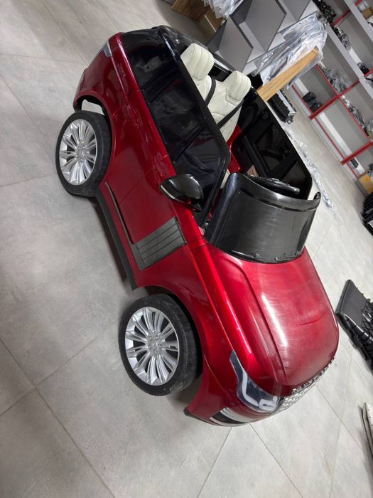Електромобіль Range Rover