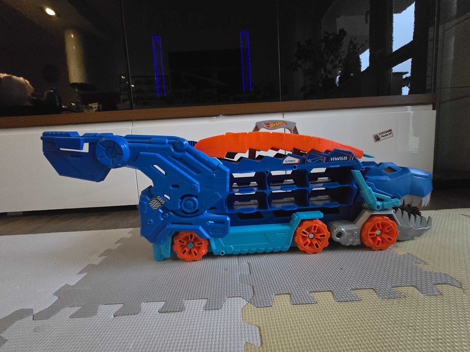 hot wheels duży T-REX
