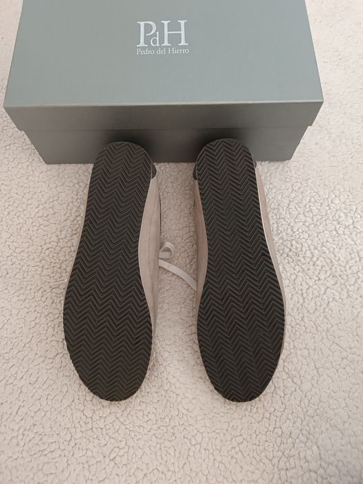 Sapatilhas beje Pedro del Hierro