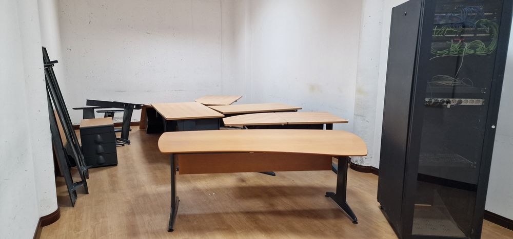 Complete office with embroidery hoop64585699183747121