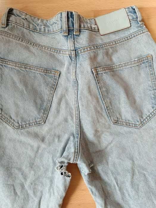 Spodnie dżins Pull&bear z dziurami damskie