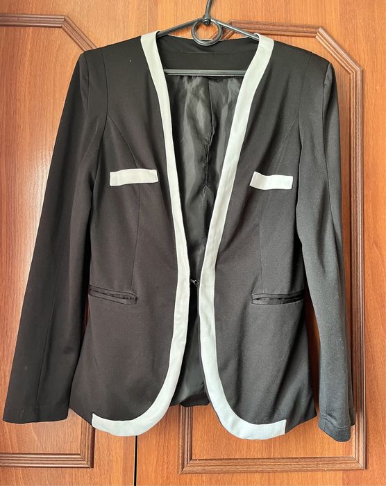 Подарю женский черный пиждак