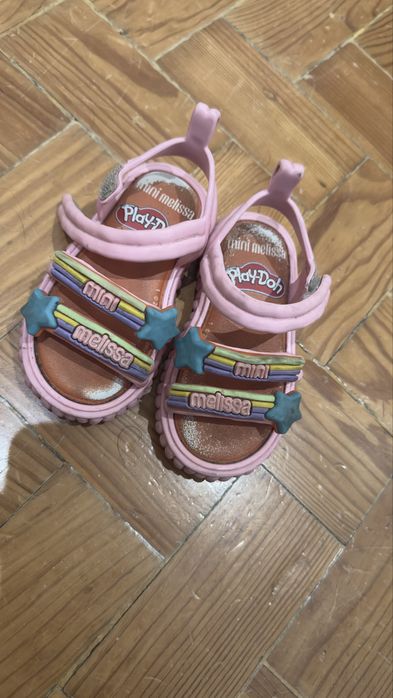 Vendo sandalia Melissa
