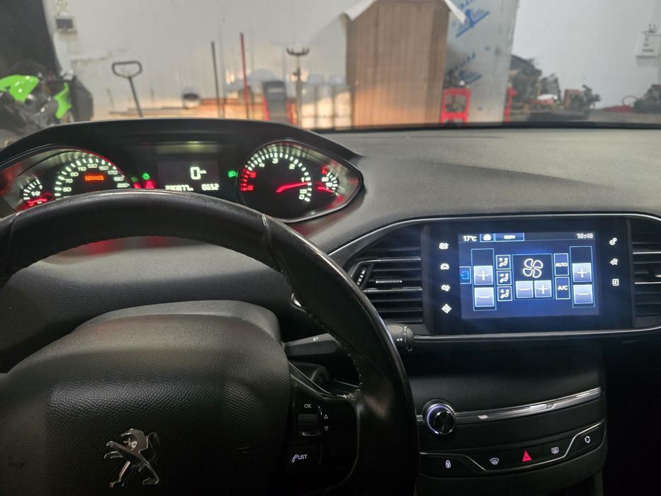 Peugeot 308 1.6bluehdi
