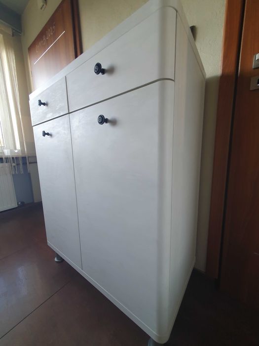 Komoda Elippe (malowana na biało)